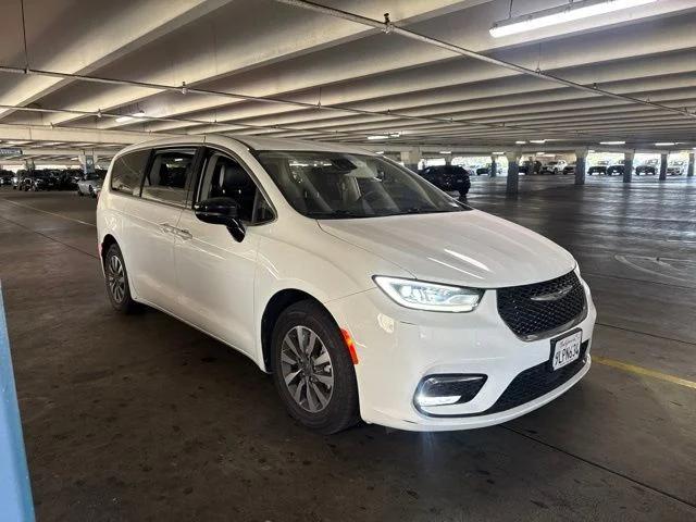 chrysler pacifica phev 2024 2C4RC1S78RR127211 image chrysler pacifica phev 2024 2C4RC1S78RR127211 image